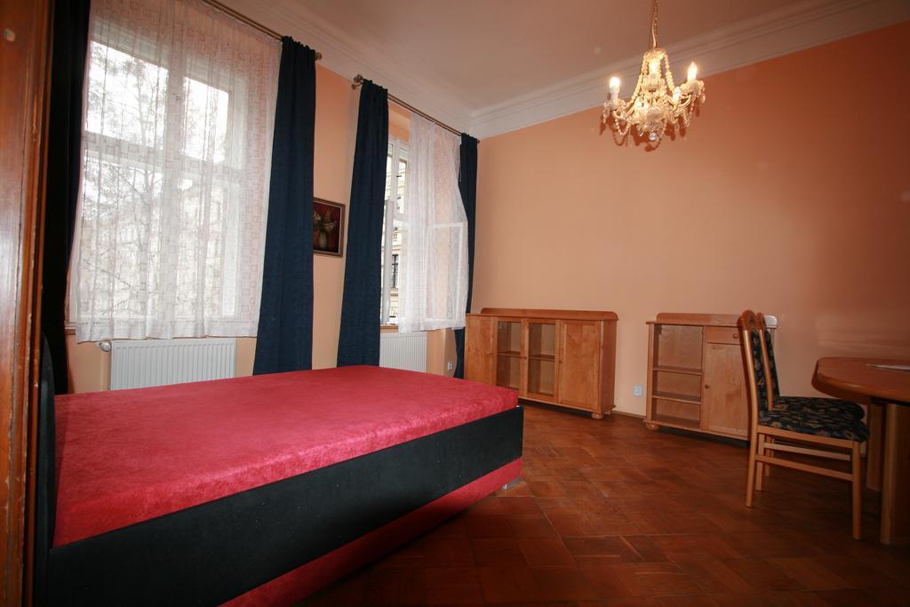 No 0b Petrinska 18 - Mala Strana *