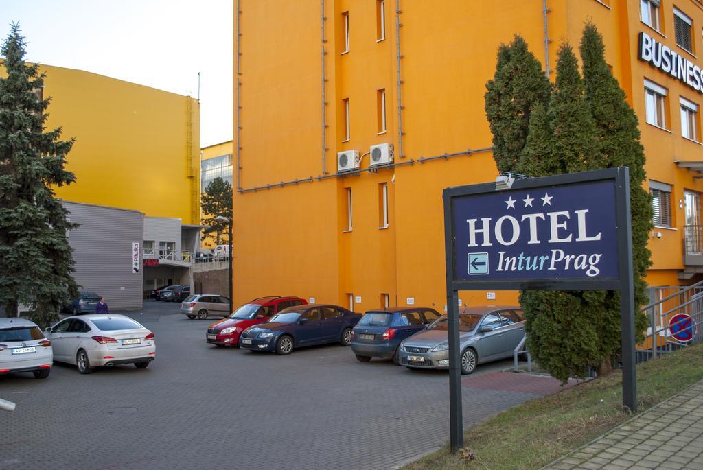 Hotel Inturprag 3*