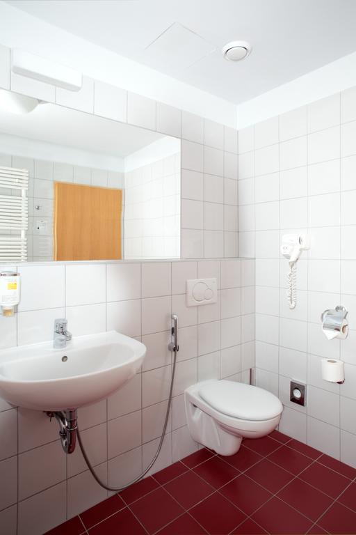 Chvalska Tvrz Prag