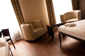 Hotel Miss Sophie's New Town&wellness 4*
