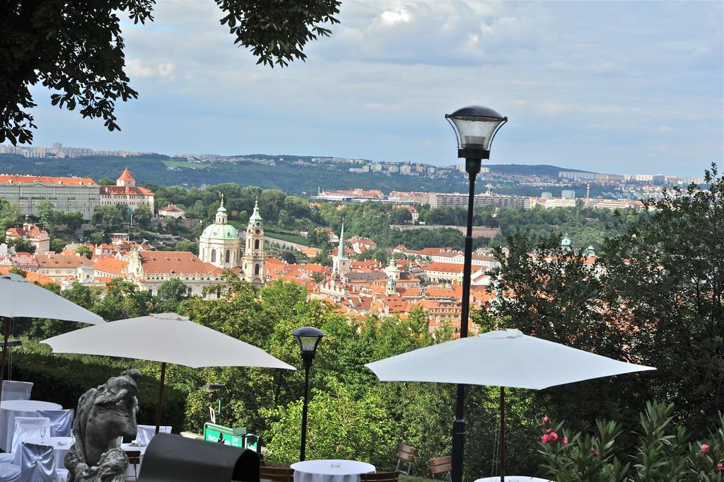Lägenhet Nebozizek A Restaurant Prag