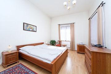 Little Quarter Hostel *
