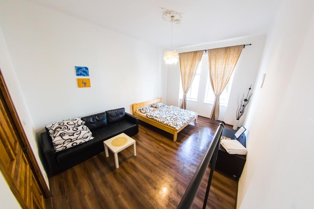 Freedom Rooms & Apartments *