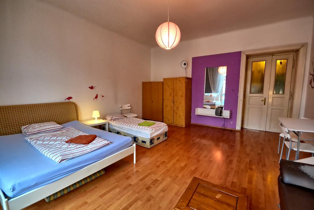 Palmovka Apartment *