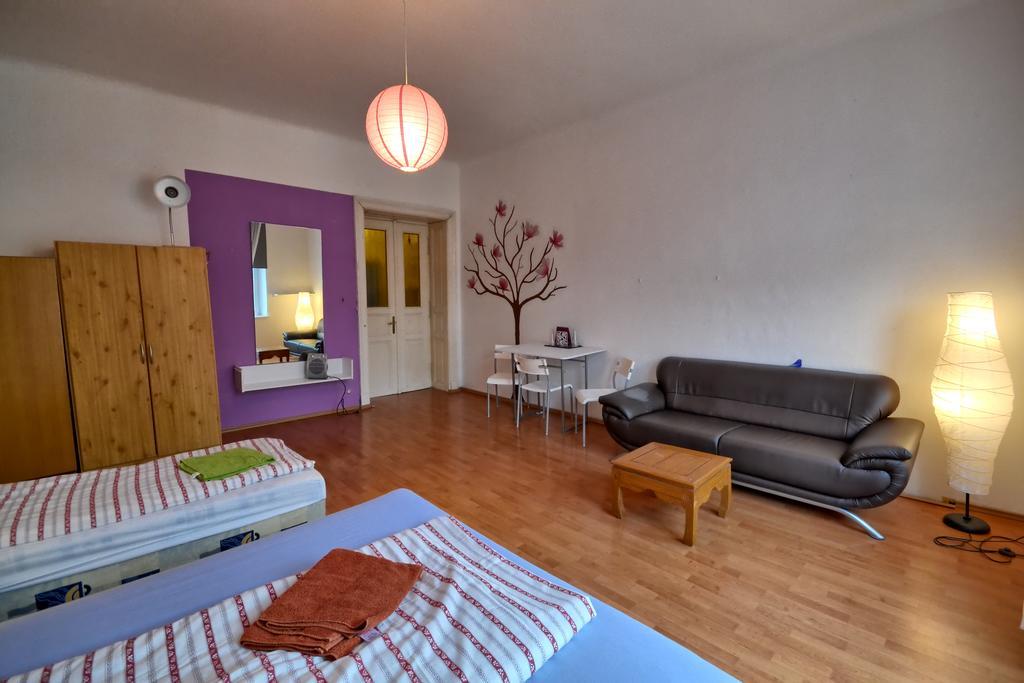 Palmovka Apartment *