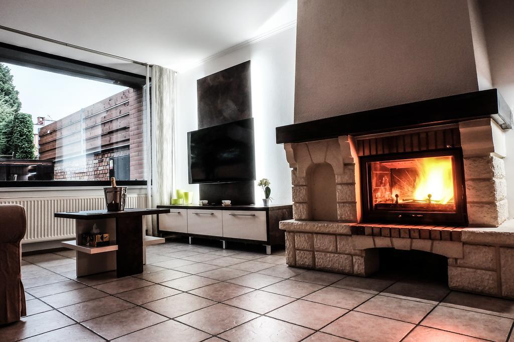 12 Apartment *