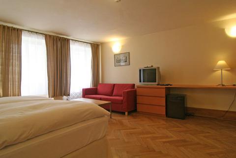 Mostecka 12 Prague