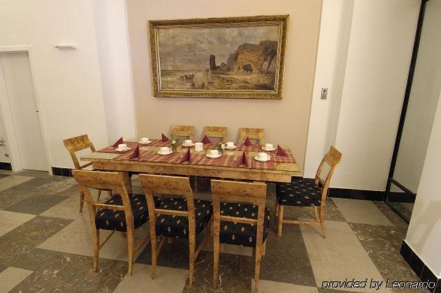 Ea Rokoko Hotel 4*