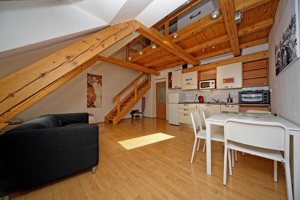 Apartment Safarikova Prag