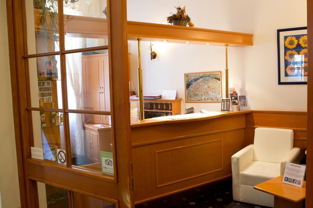 Machova 3* Prag
