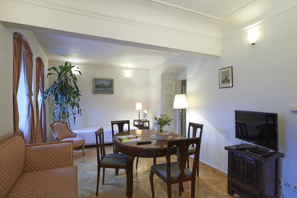 Apartment Golden Apple Prag