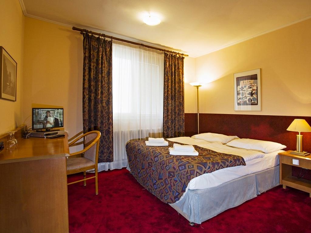 A Plus & Hostel *