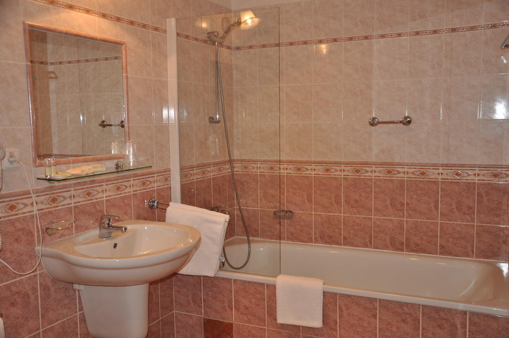Cerny Slon Hotell 4*