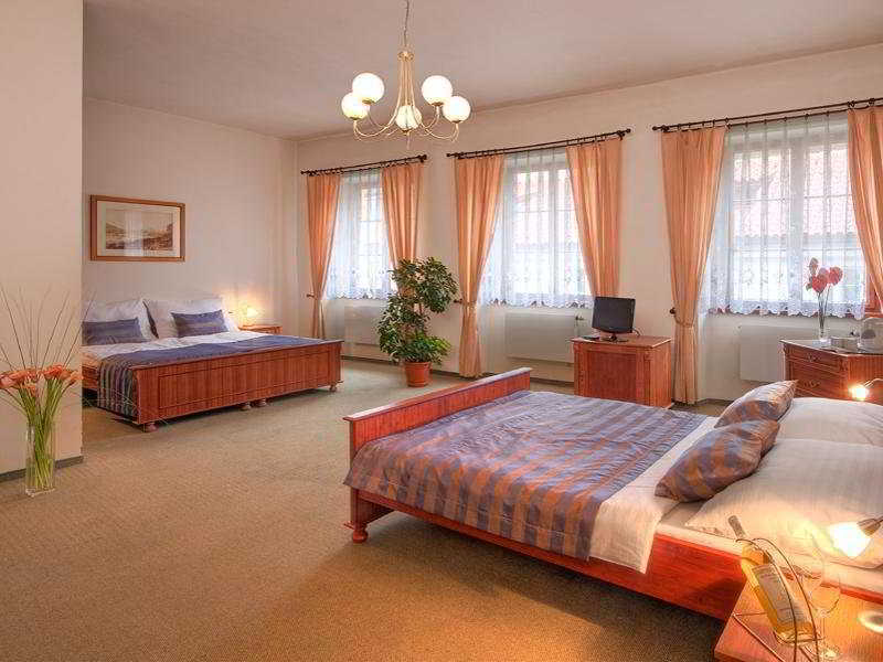 Hostel Little Quarter *
