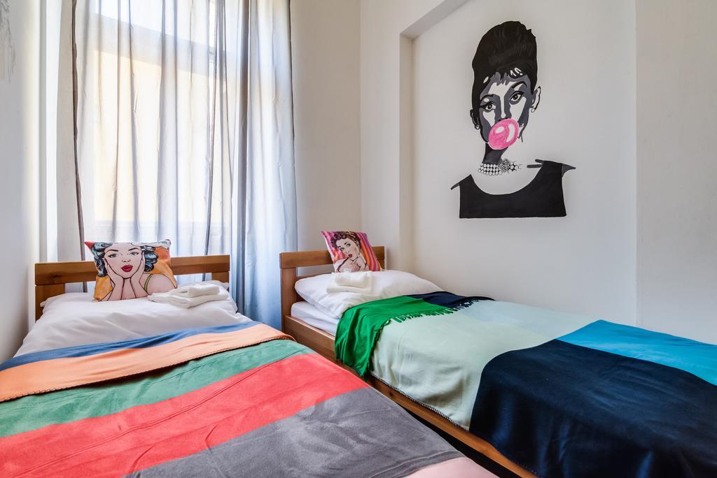 Apartment Pop Art *