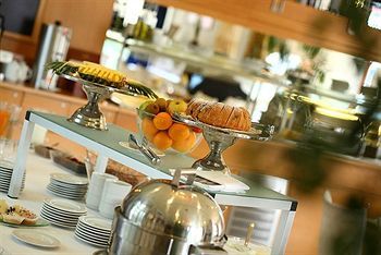 Troja Hotell 4*
