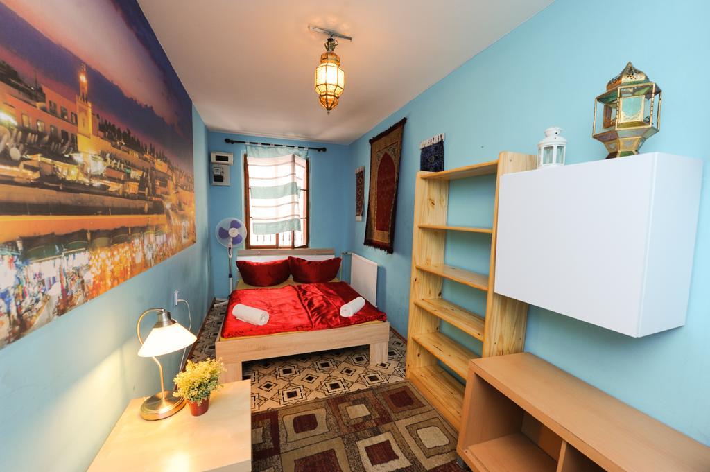 Backpacker Hostel *