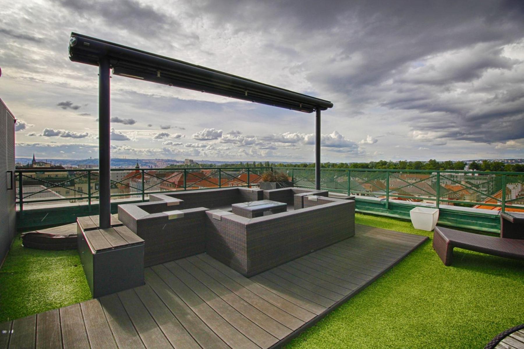 Panoramic With Roof Terrace With Jacuzzi * Prag