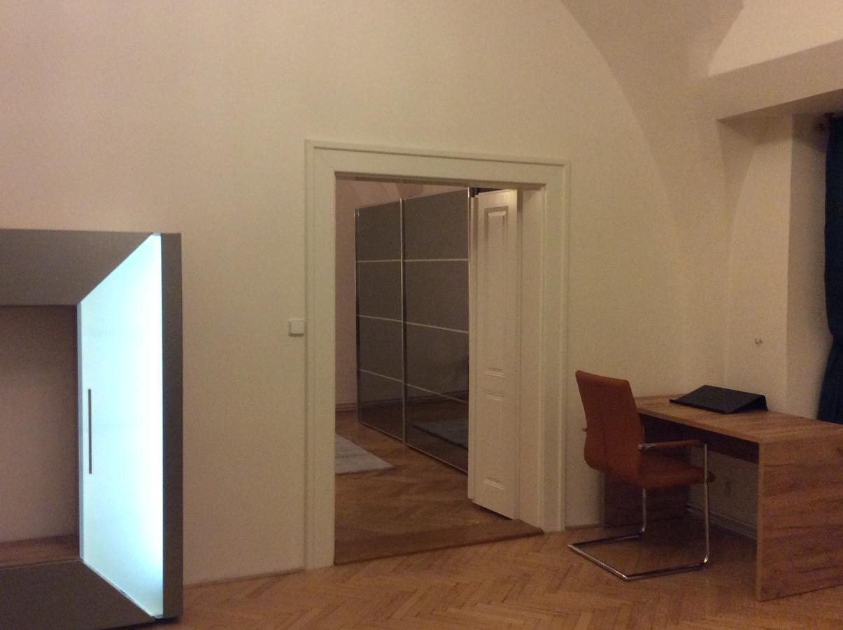 Proko 2 Apartment *