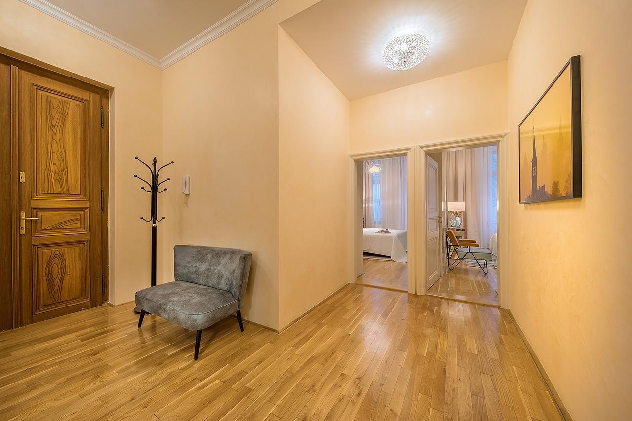 Days - Luxurious Lesser Town Prag