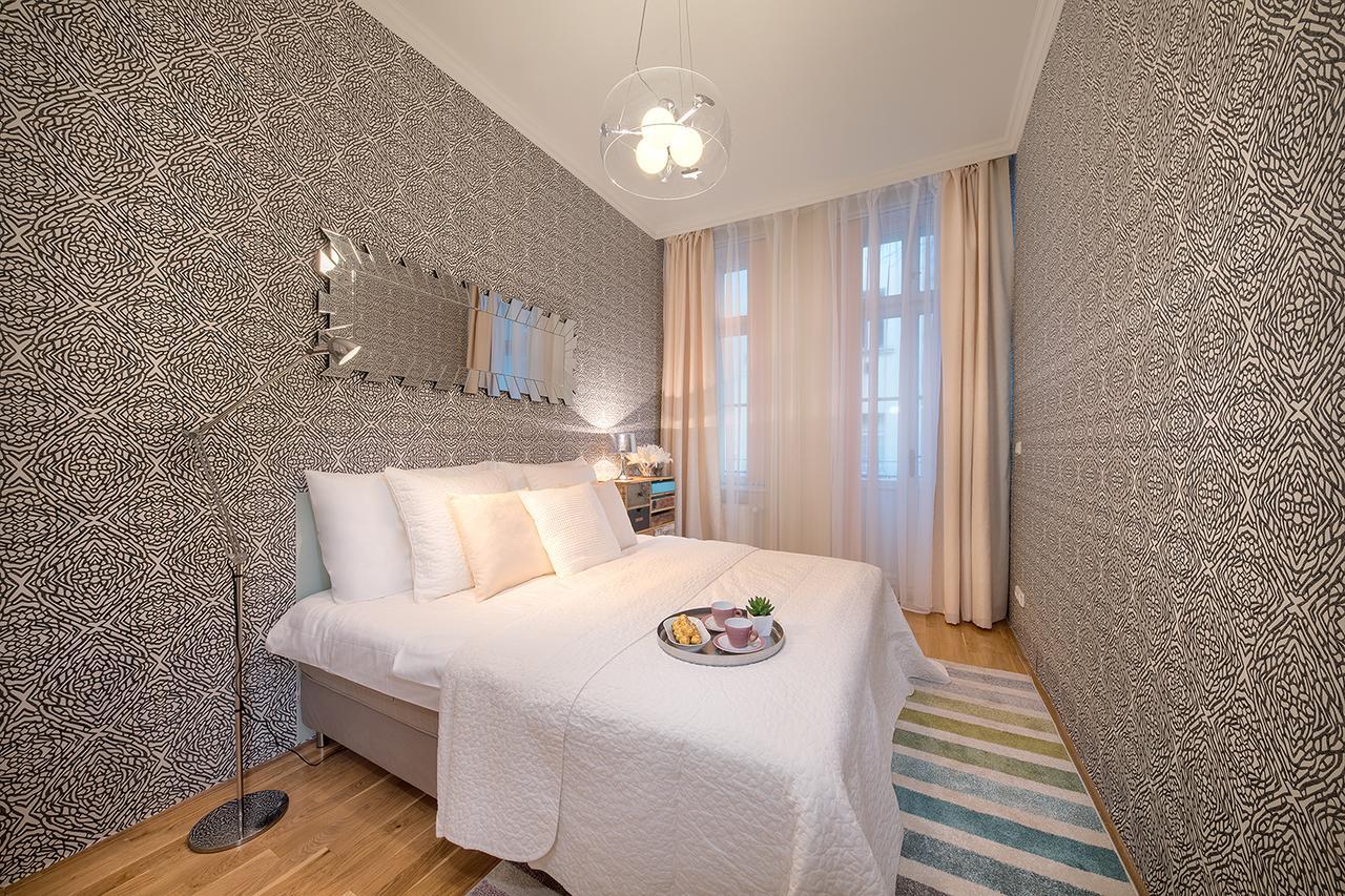 Days - Luxurious Lesser Town Apartment Prag