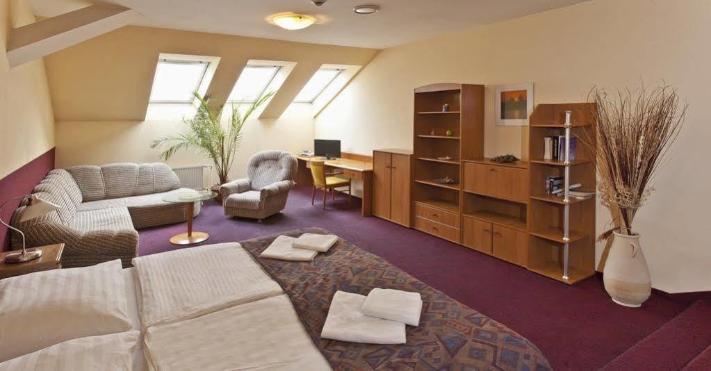 Hostel A Plus &