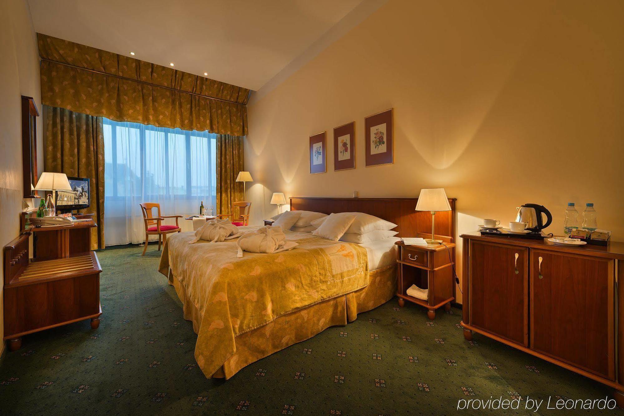 Ea Rokoko Hotel 4*