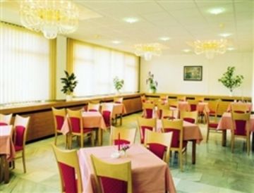 Opatov Hotel 3*