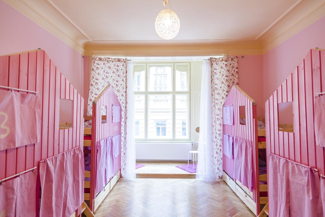 Vandrarhem Ping House *