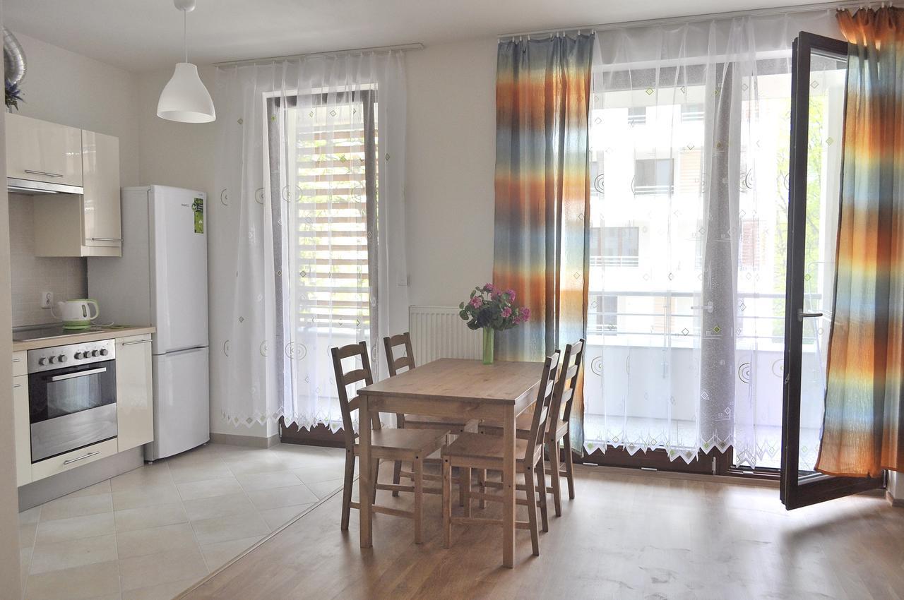 Bright Spacious Apartment