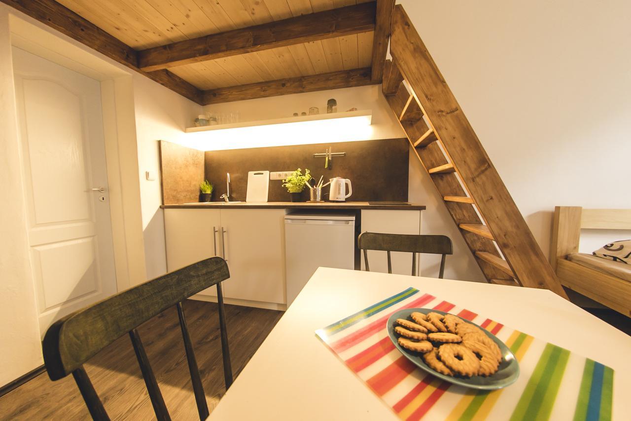 Freedom Rooms & Apartments