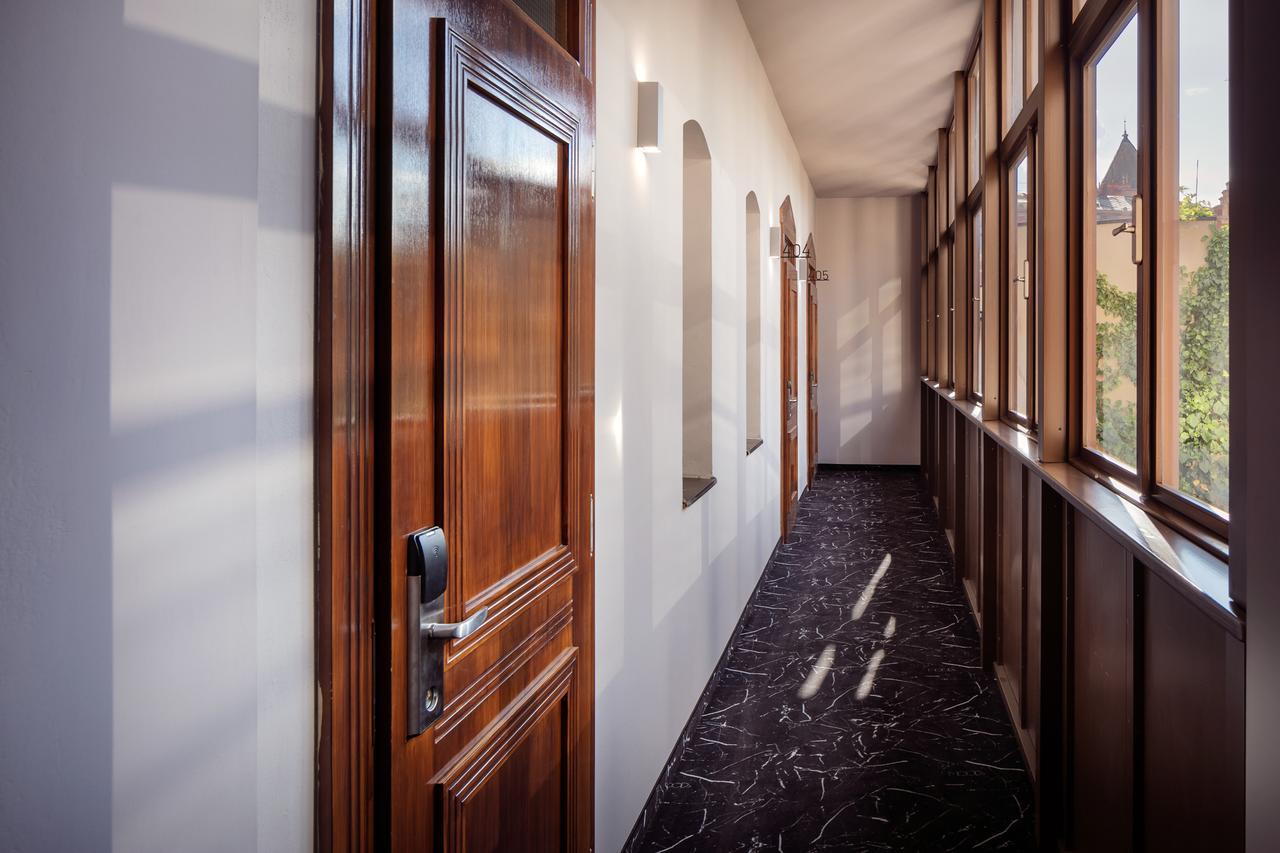 Moods Charles Bridge Hotel 4*