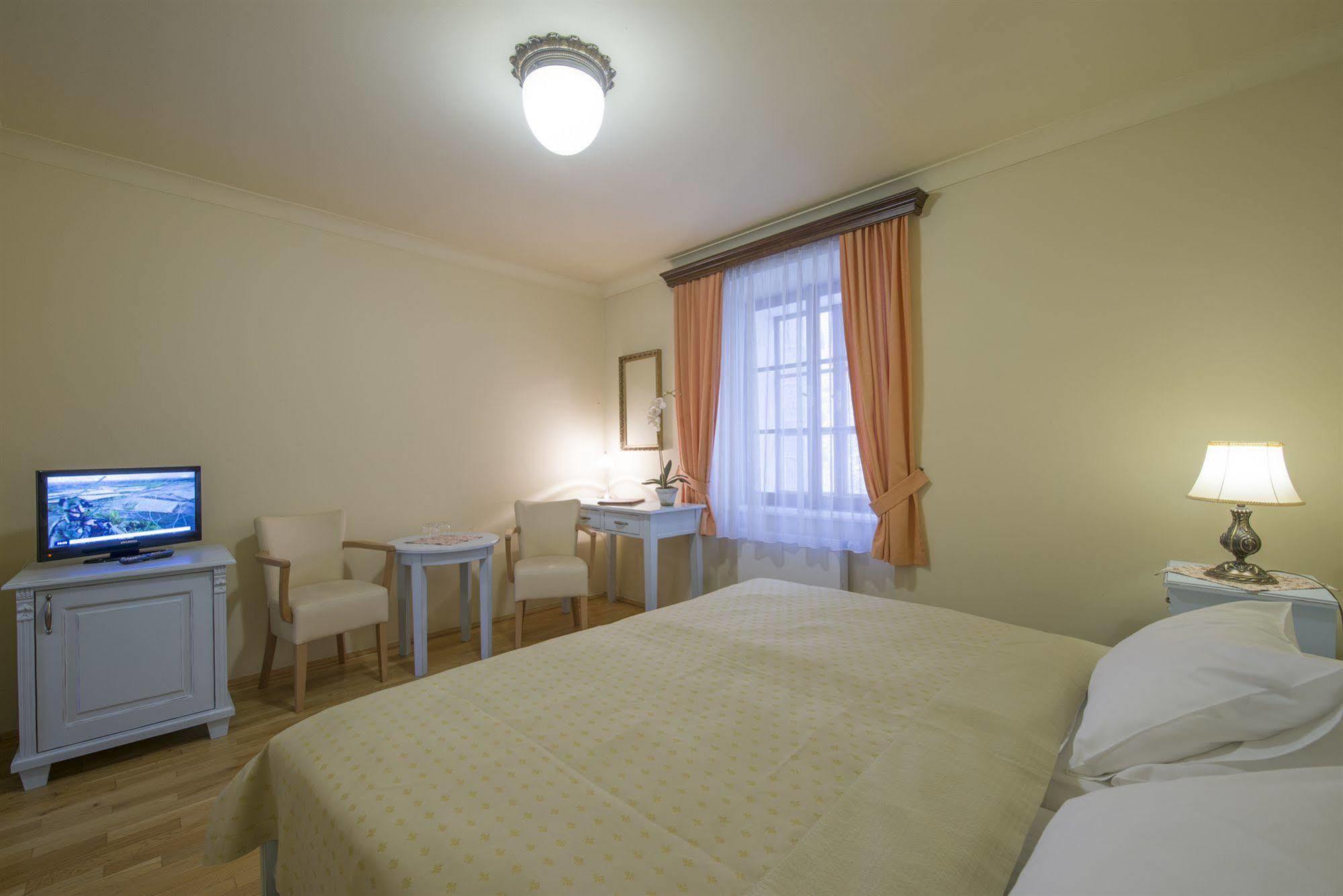 Cerny Slon Hotell Prag