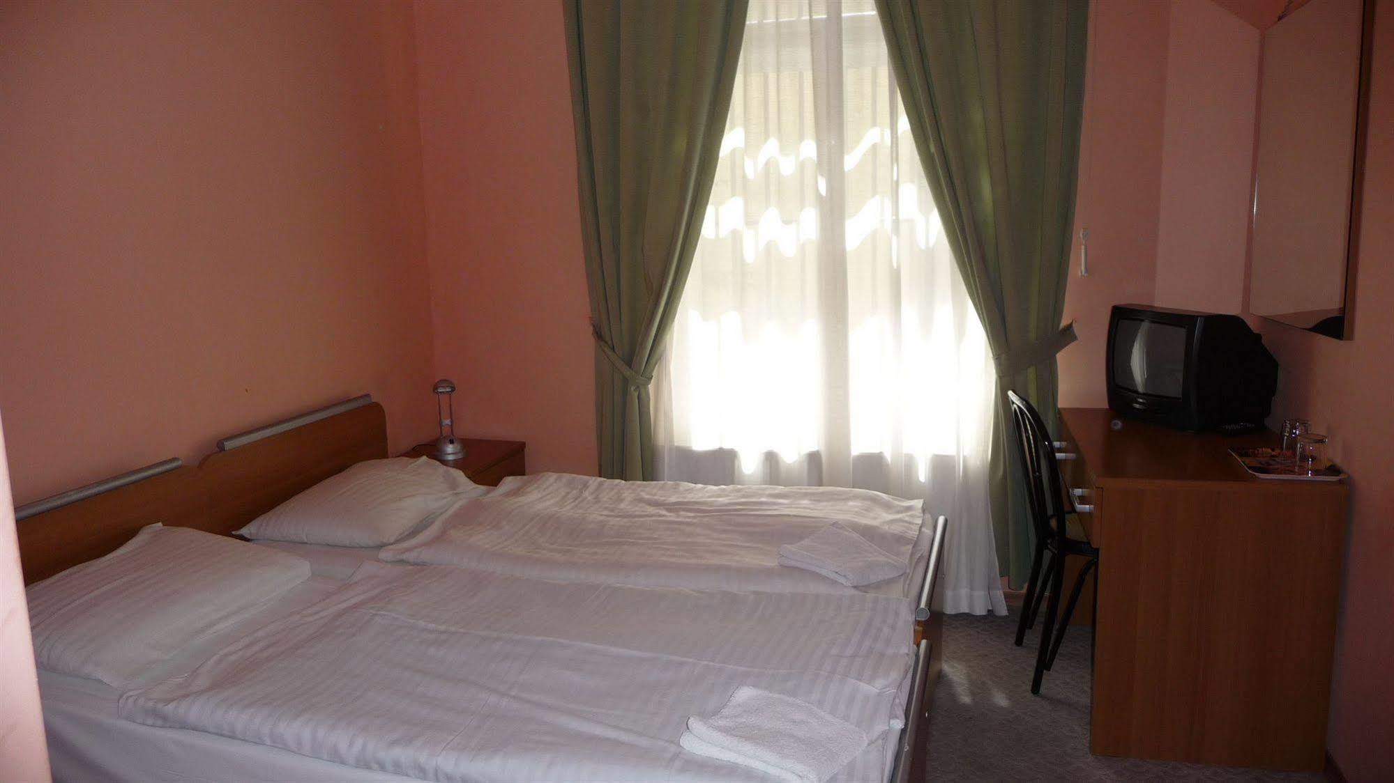 City Center & L'opera Gasthof Prag