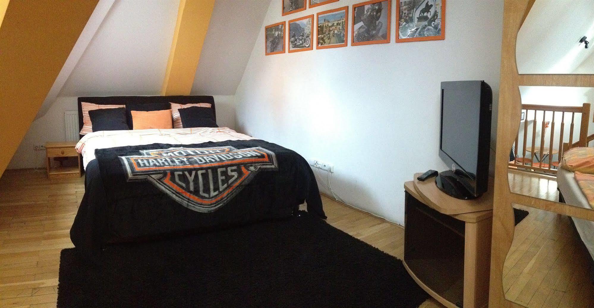 A-apartments Harley Style 3*