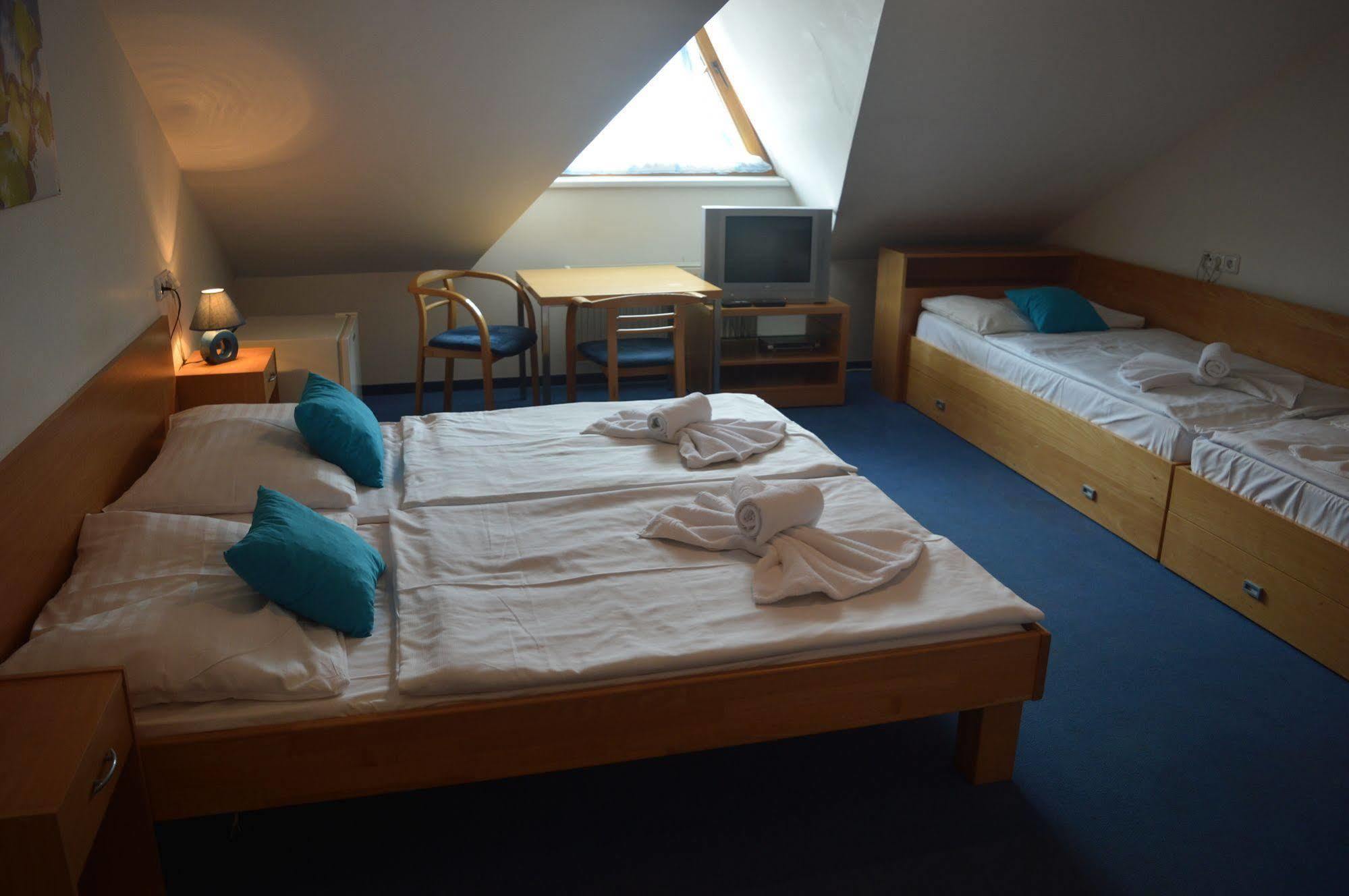Hotell Claris 3*