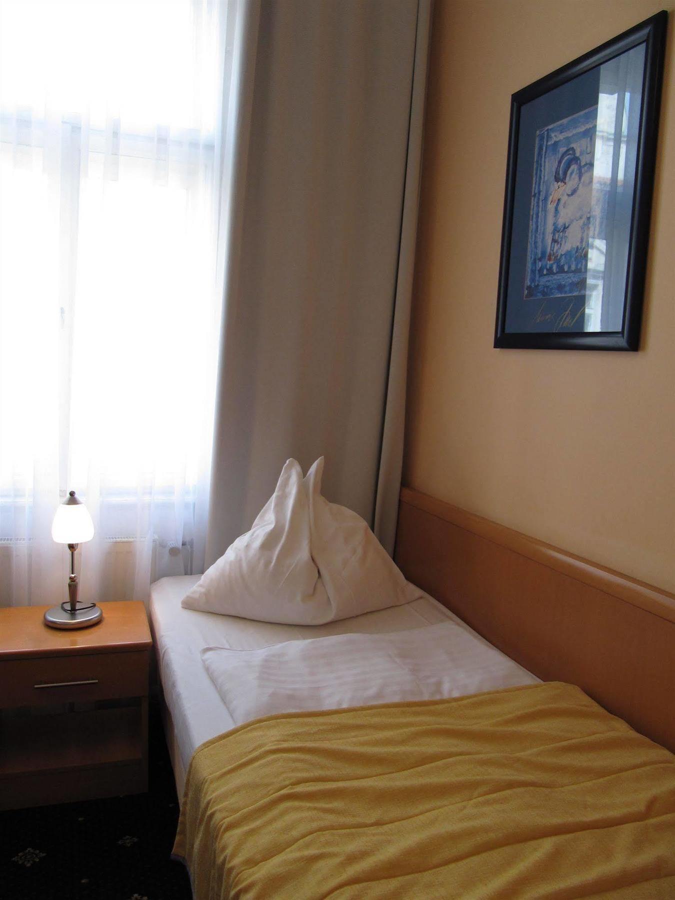 Machova 3* Prag