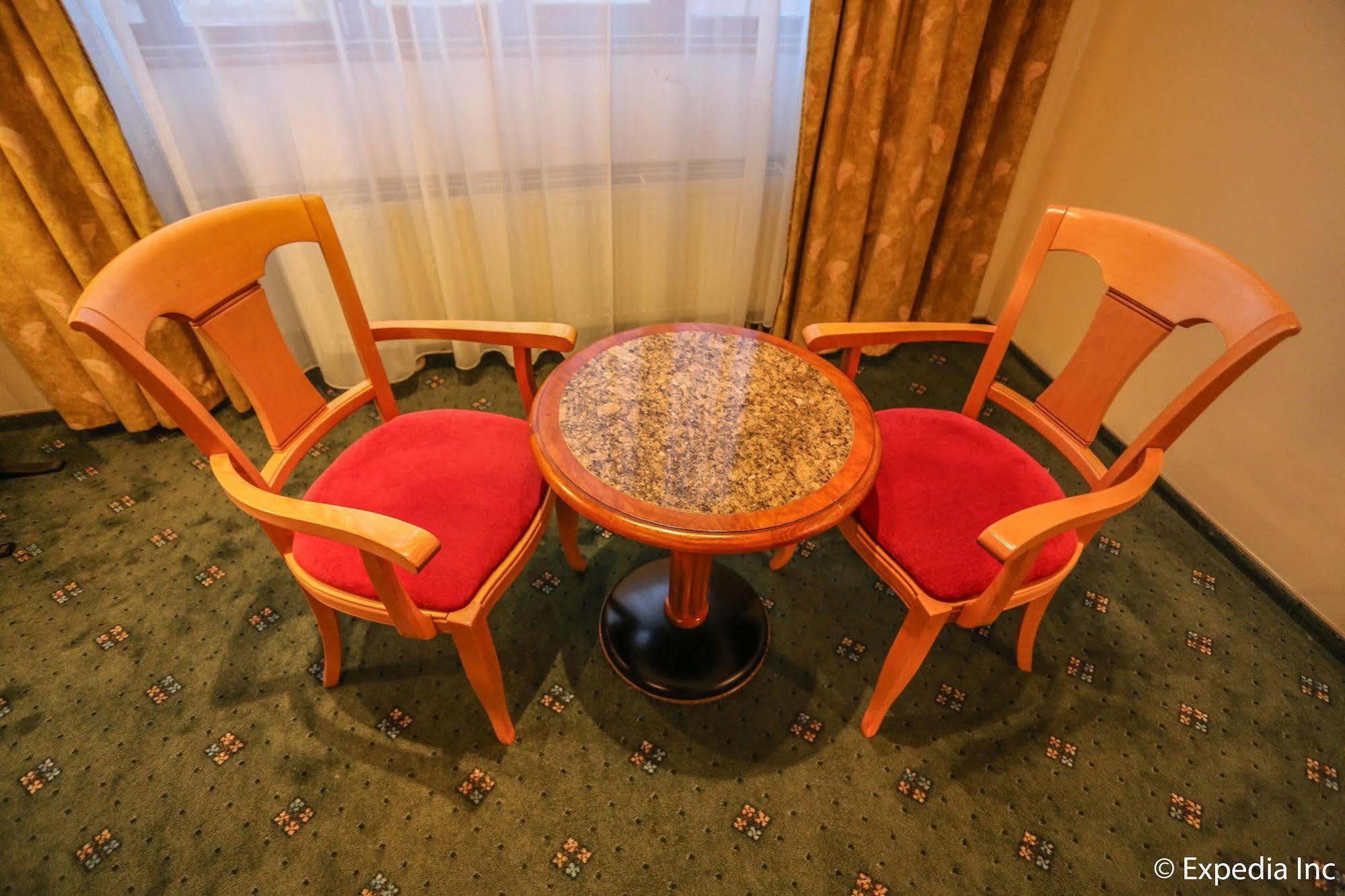 Ea Rokoko Hotel 4*