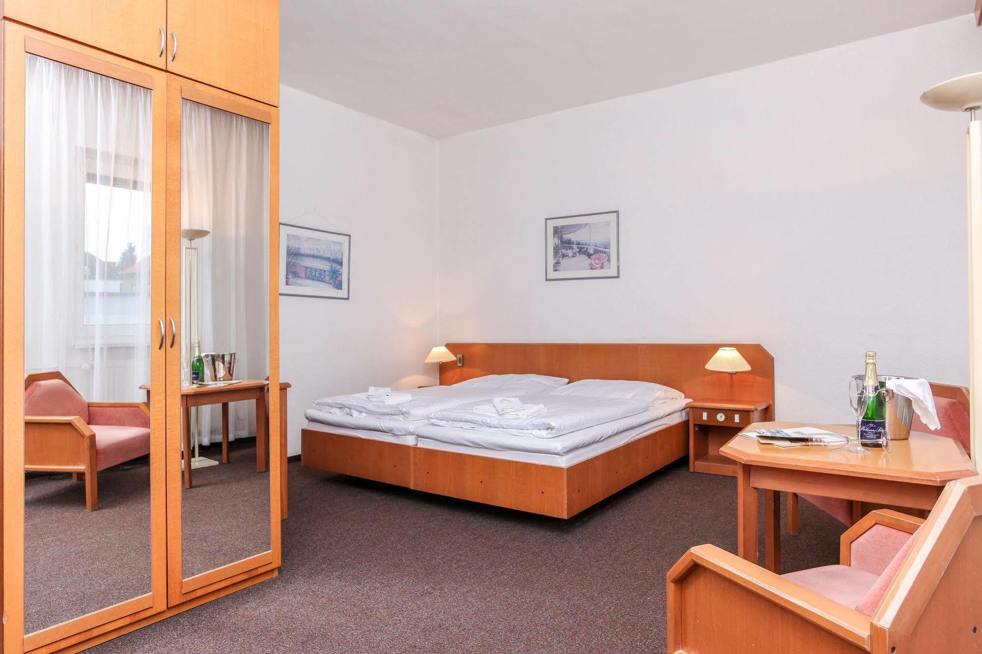 Hotell Astra 3*