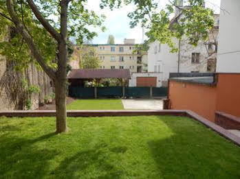 Apartment Garden Grape House