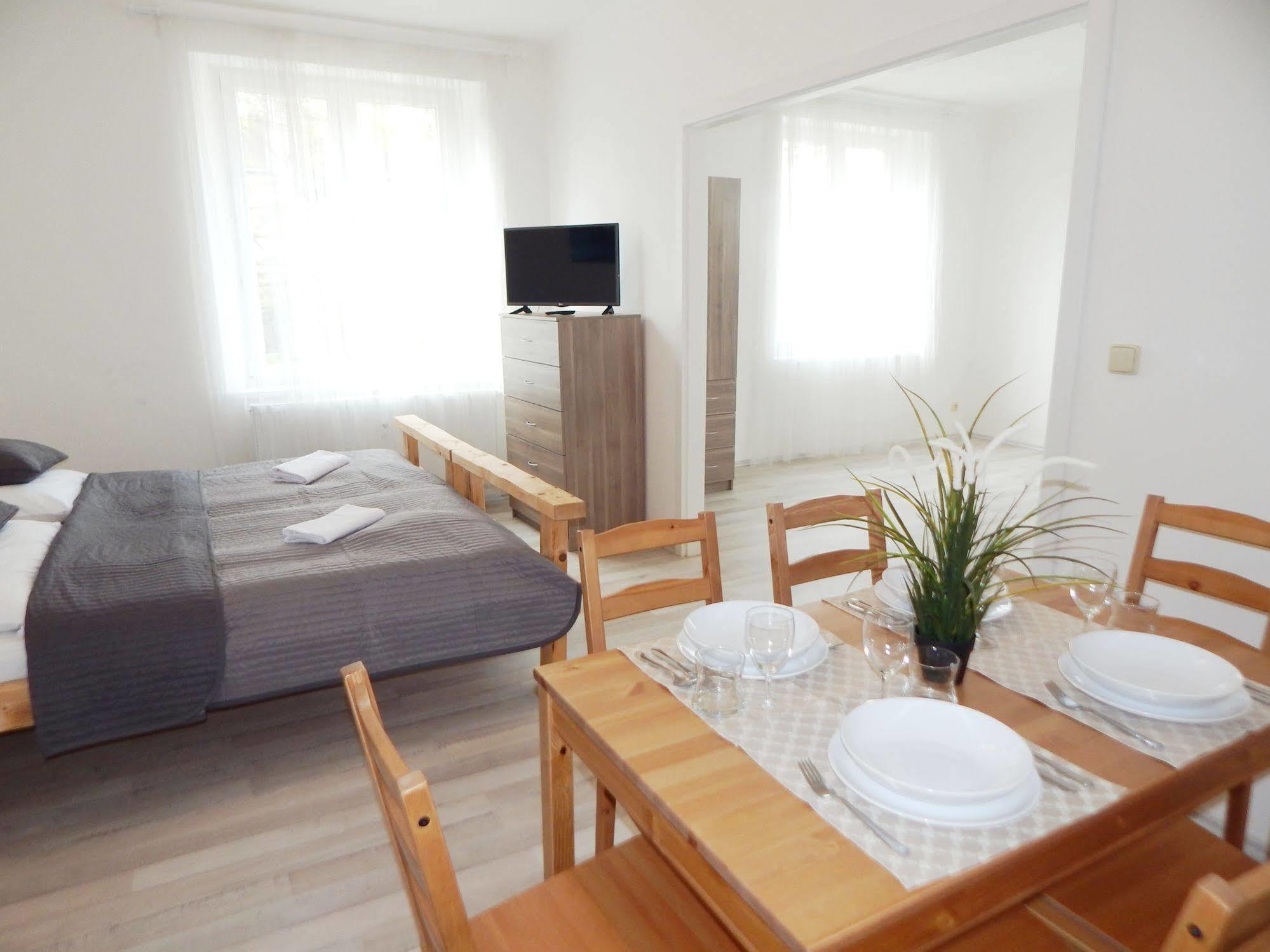 Apartment Garden Grape House Prag