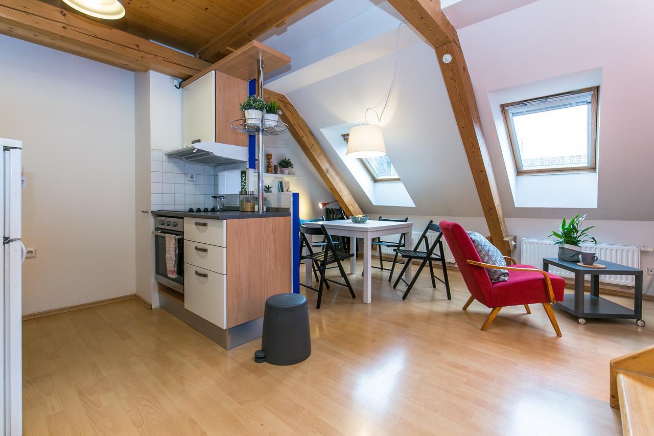 Apartment Safarikova Prag