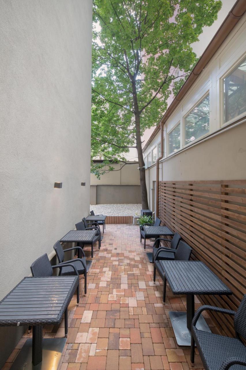 Apartment Avenue Legerova 19 *