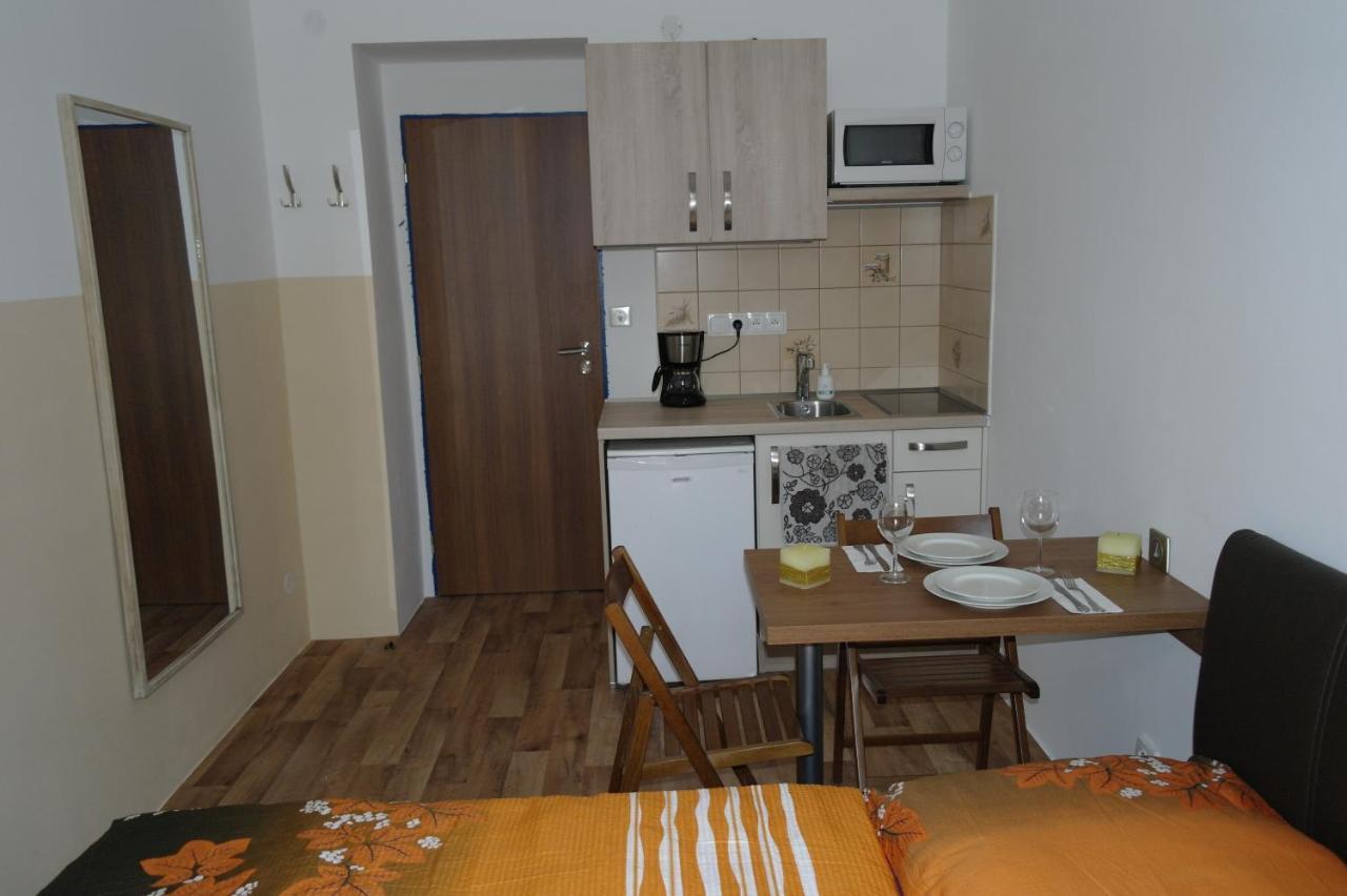 Pensionat Room&kitchen Next To Castle Prag