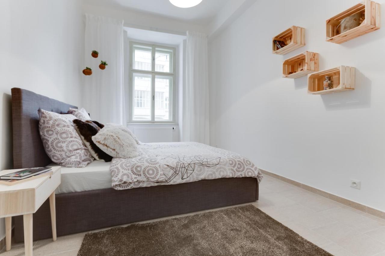 L.i.a S.r.o Lejlighedshotel