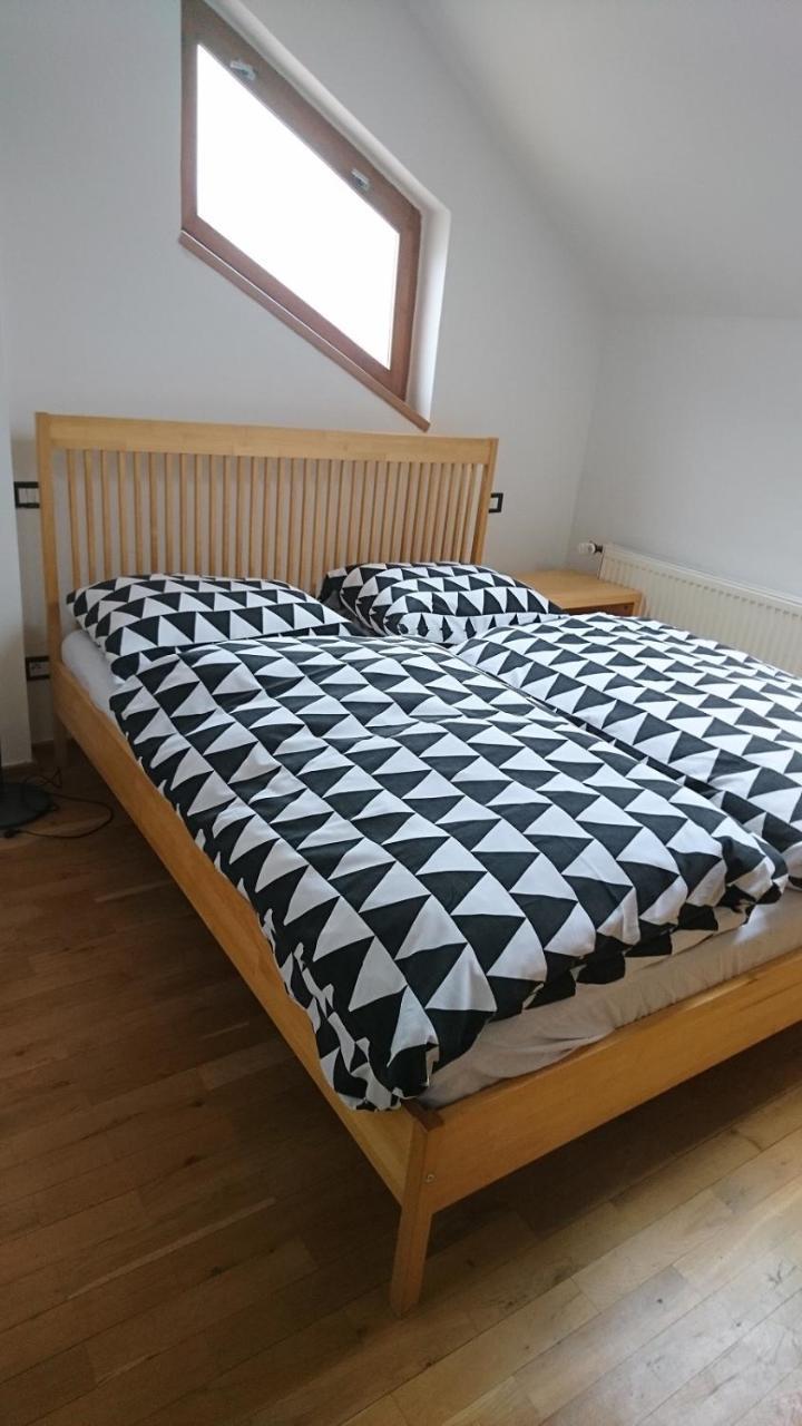 Budget Pricna Apartments Lägenhet *
