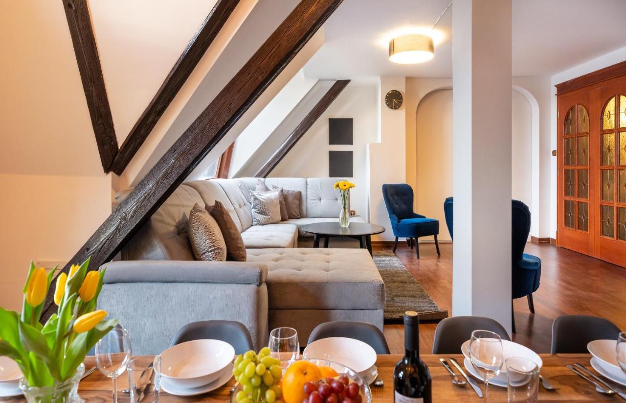 Apartment 5br 2bath Masarykovo Nabrezi Prague