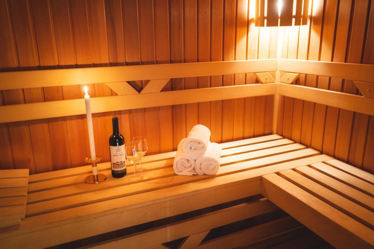5br 2bath Masarykovo Nabrezi *