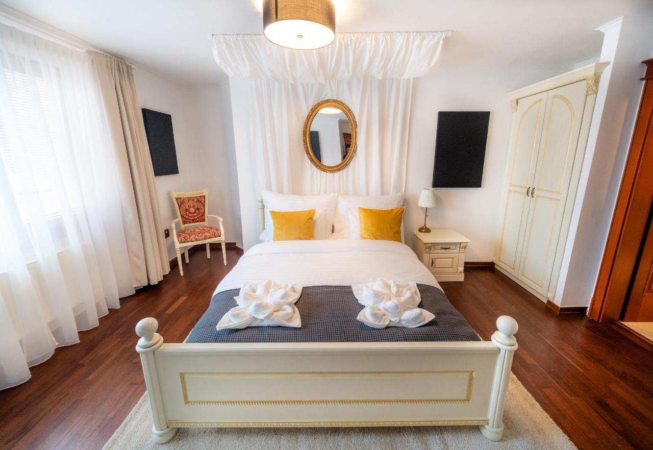 5br 2bath Masarykovo Nabrezi *