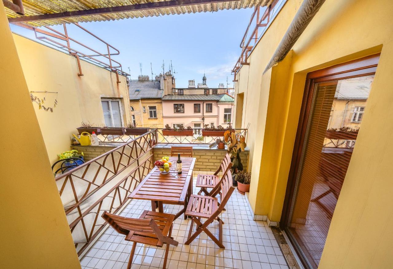 5br 2bath Masarykovo Nabrezi * Prague